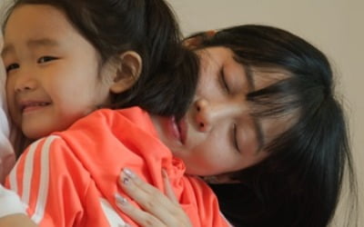 '우이혼' 최고기·유깻잎, 5살 딸과 눈물겨운 이별 "나 두고 가지마"