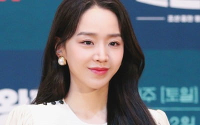 신혜선, '믿보' 배우 타이틀 굳힌다…'철인왕후' 오늘 첫 방송
