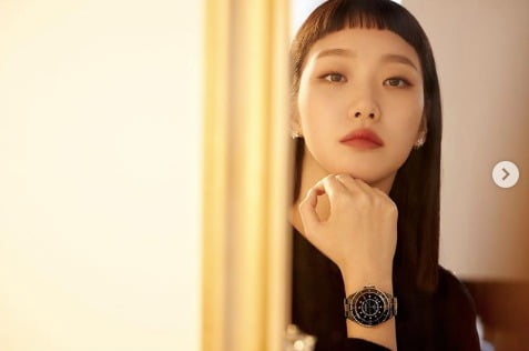 The atmosphere is reversed with one Cheppybang Kim Go-eun, the breathtaking look is a bonus