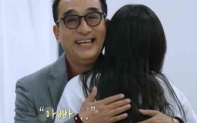 "피 한 방울 안 섞인 아버지"…'달리는 사이' 선미, 눈물의 고백 [종합]