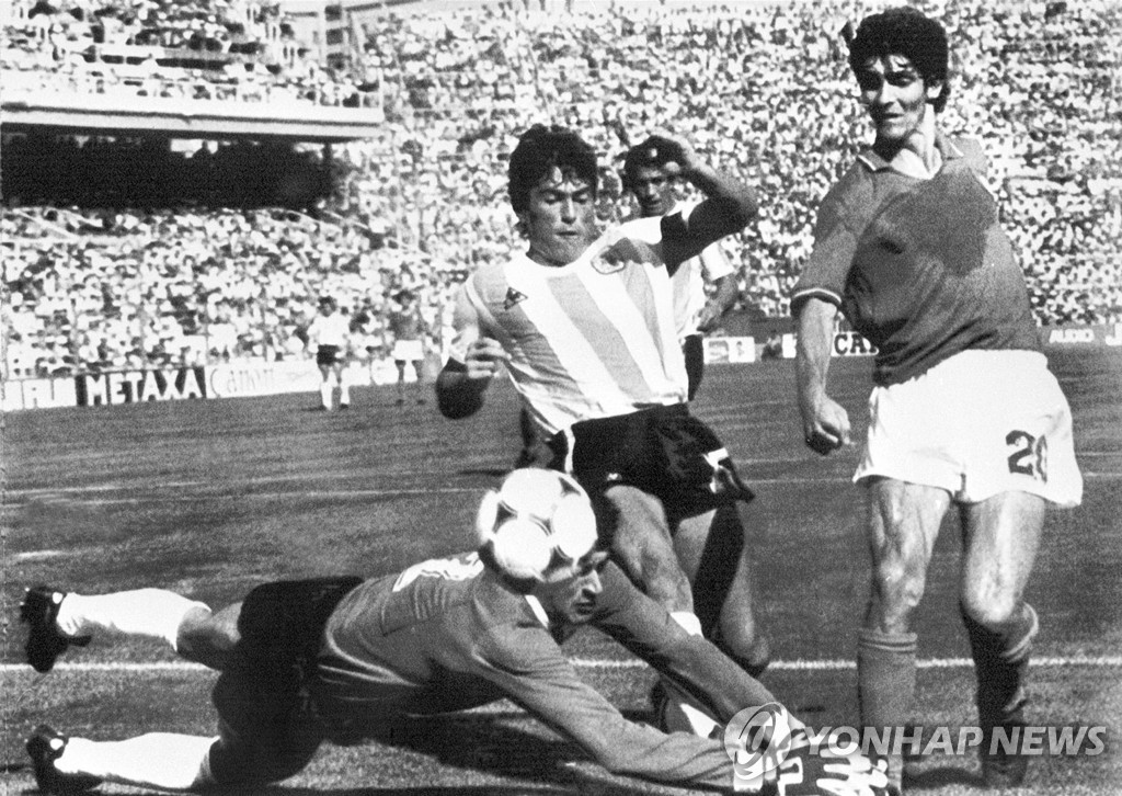 1982년 월드컵 우승 이끈 이탈리아 '축구 영웅' 로시 별세