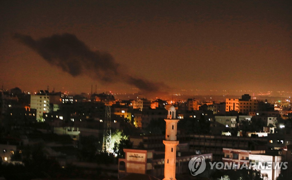 이스라엘, 팔레스타인 하마스 공습…"로켓 공격에 대응"