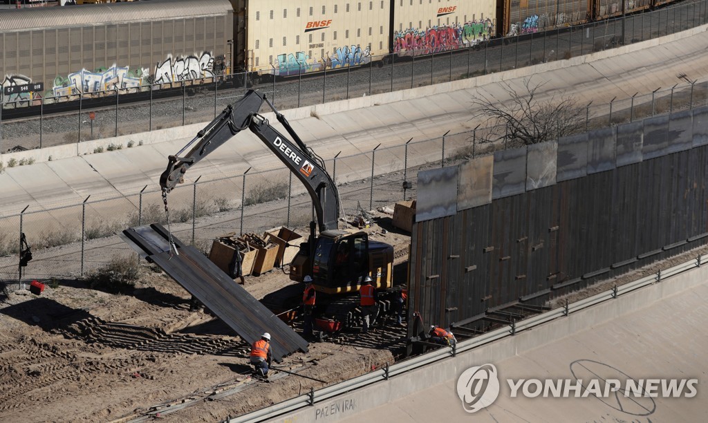 허물기도 힘든데…트럼프, 임기 막판까지 멕시코장벽 건설 박차