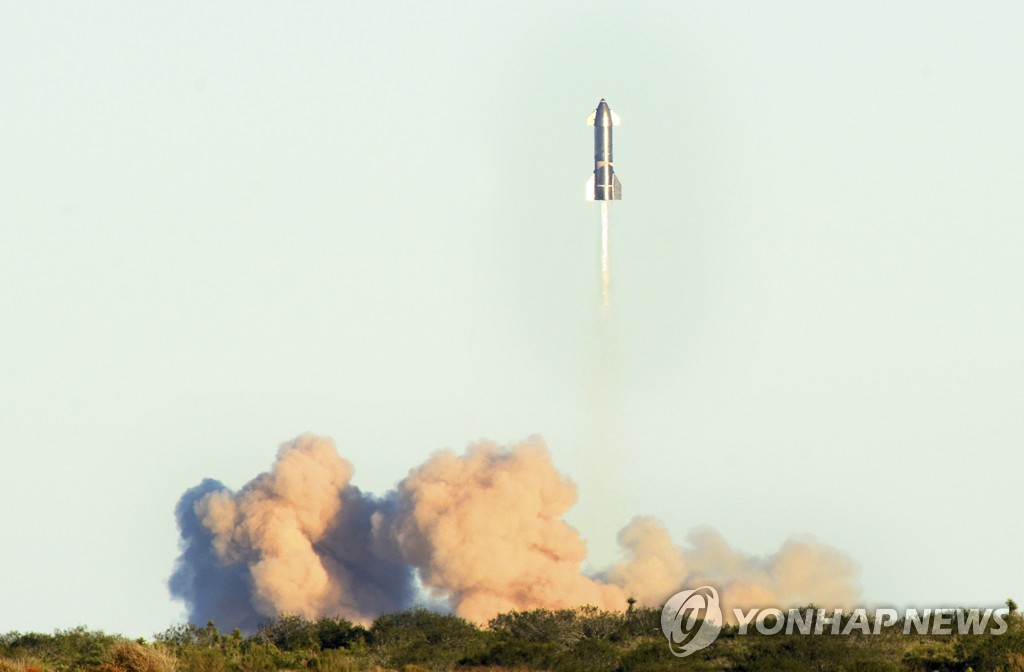 시험발사 화성 우주선, 착륙중 폭발…머스크 "성공적" 만족