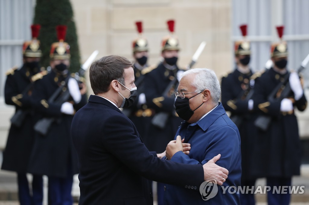 프랑스 마크롱 확진에 '전날 오찬' 포르투갈 총리 자가격리