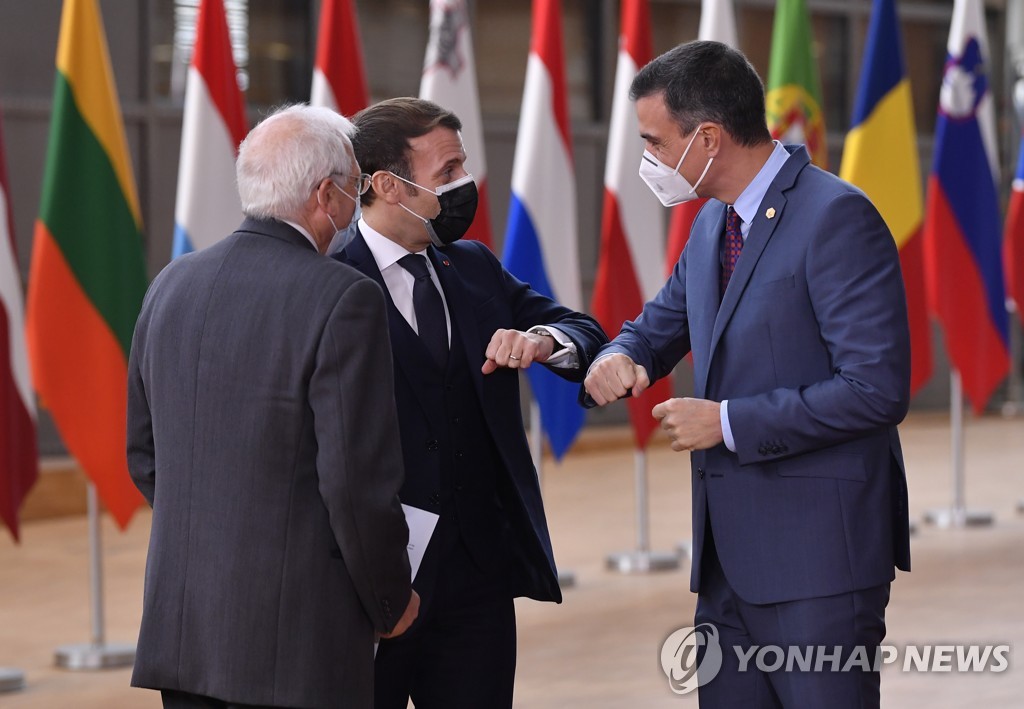 유럽 지도자 '비상'…프랑스 대통령 확진에 속속 자가격리(종합2보)