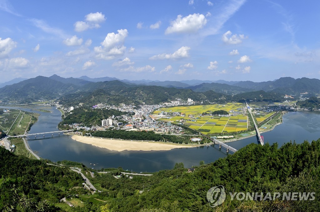 하동 알프스 '산 정상 호텔' 못 짓는다…산악열차는 원점 재논의