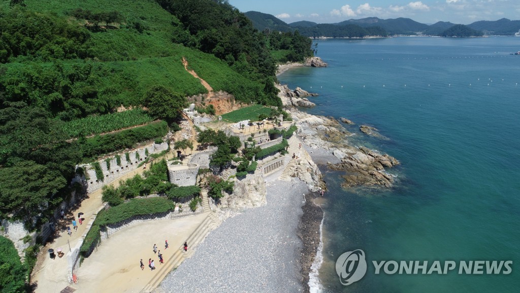 "오지 마세요"…거제 바람의 언덕·외도·매미성 연말연시 폐쇄