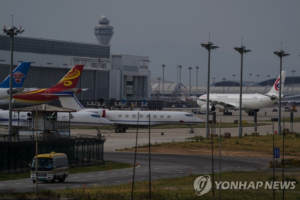 비행기 화장실서 코로나 걸릴라…중국, 승무원 기저귀착용 권고