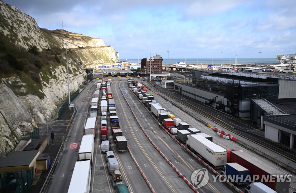 백신 희망도 못꺾은 확산세…전세계 '코로나 봉쇄' 속 성탄맞이