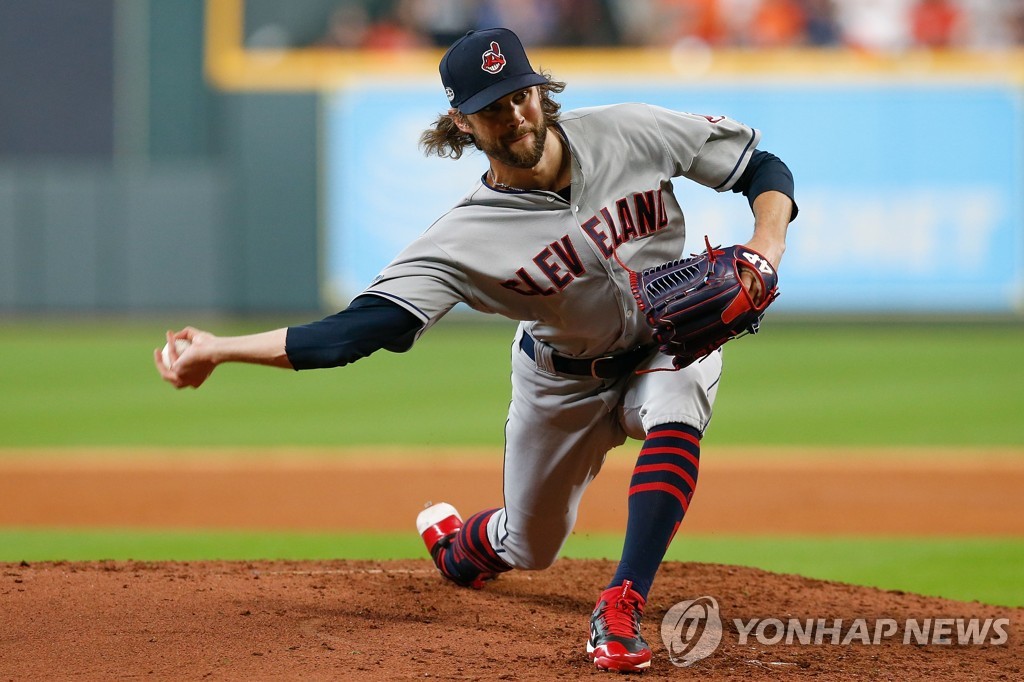 MLB 최초 여성 단장 응, 첫 트레이드로 잠수함 투수 영입