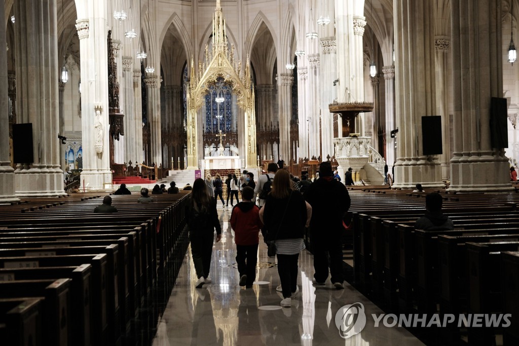 미국 항소법원, 뉴욕주 예배인원 제한에 제동…"종교자유 침해"