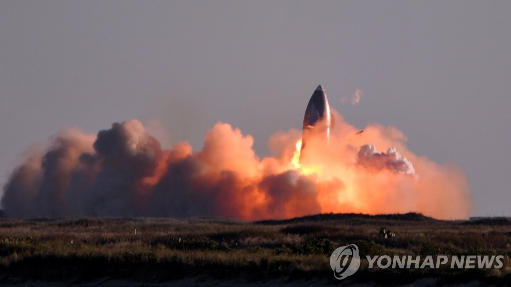 시험발사 화성 우주선, 착륙중 폭발…머스크 "성공적" 만족