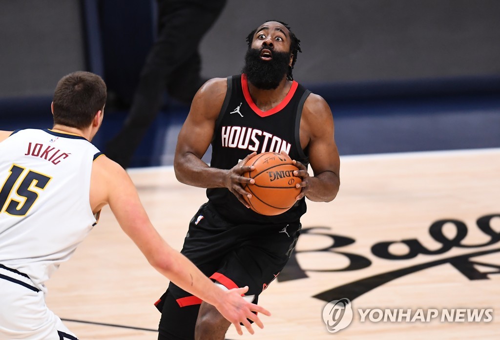 NBA 휴스턴 개막 후 2연패…'이적설' 하든만 34점 신바람