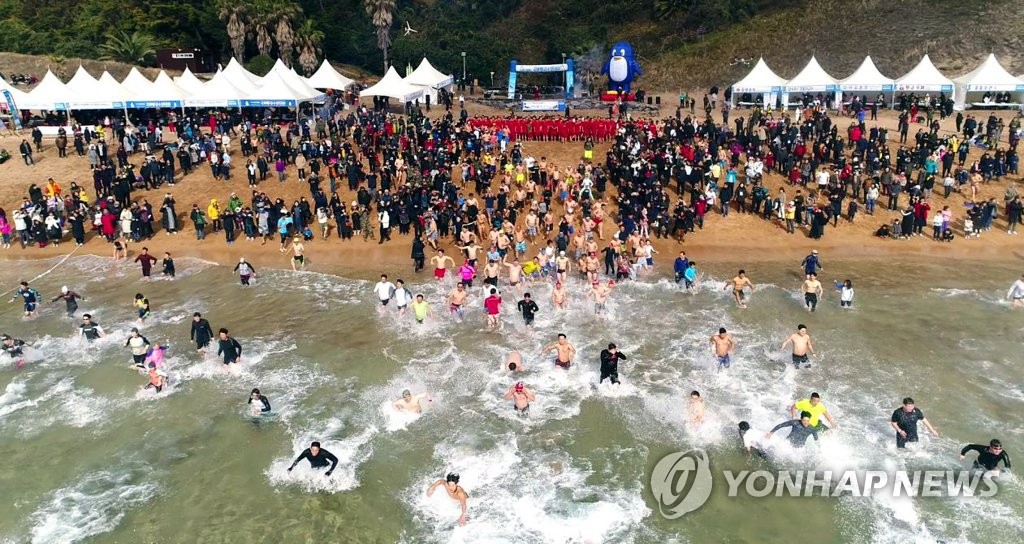 성산일출축제·펭귄수영대회 등 제주 연말연시 행사 줄줄이 취소(종합)