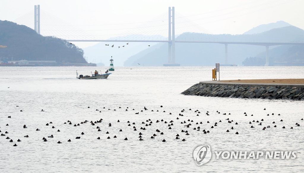 춥고 건조한 경남…밤부터 구름 많아져