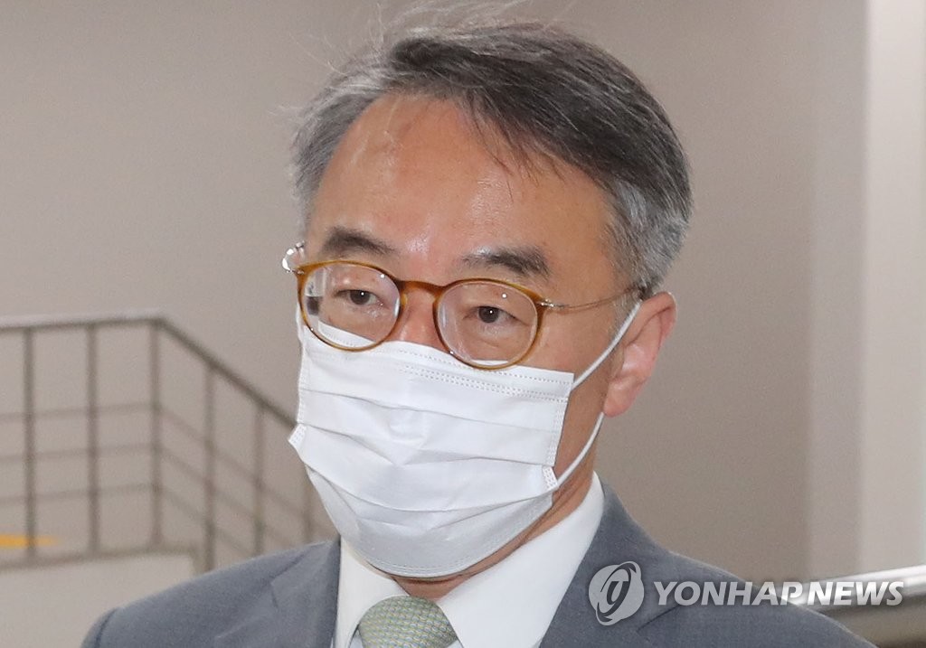 '사법행정권 남용' 임종헌, 증인으로 나와 "증언 거부"