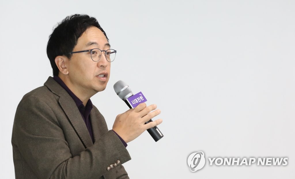 금태섭 "김어준 교통방송 점유" 우상호 "목표가 고작 화풀이"