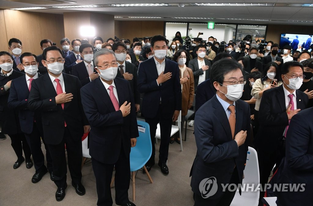 김종인·유승민 독대…'탄핵의 강' 건너 손 맞잡았나