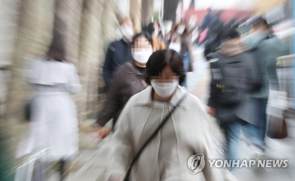 가속도 붙은 코로나19 결국 1천명선도 넘어…3단계 내부 검토(종합)