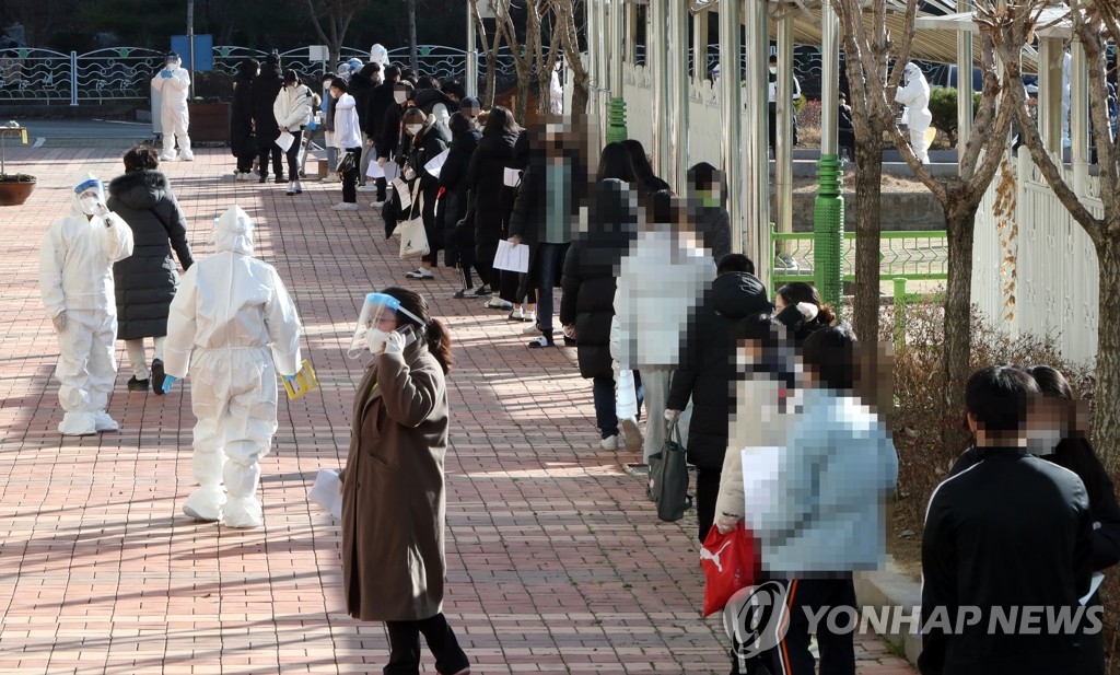 광주 곳곳 스며든 코로나19…"지금 상승세 못 꺾으면 폭발"