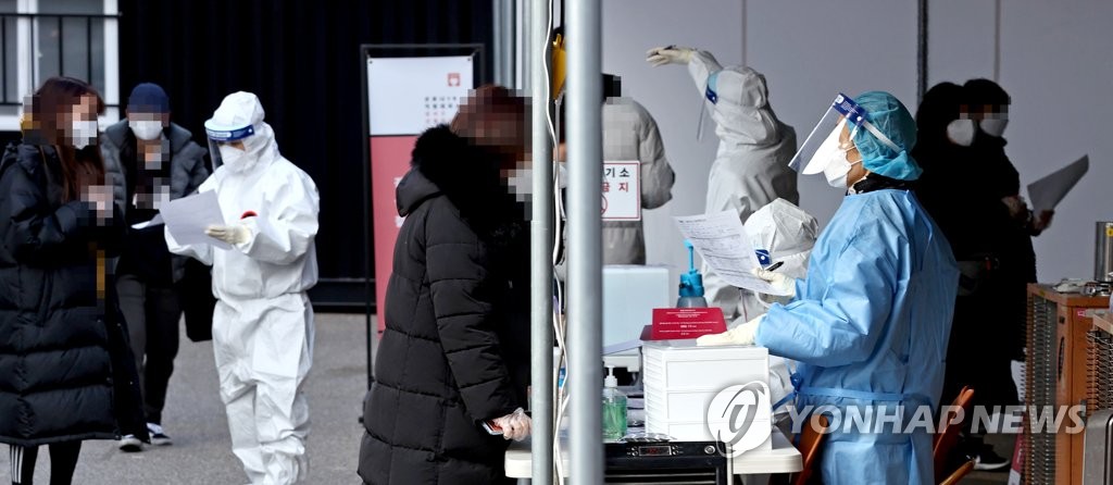 [3보] 신규확진 631명, 하루만에 다시 600명대…수도권 2.5단계 가능성