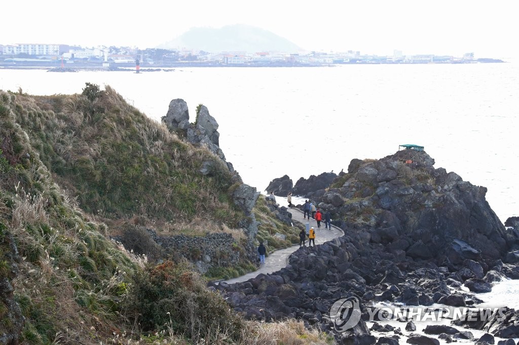 제주 관광객 줄었다?…크리스마스·연말 호텔 예약률은 80% 넘어