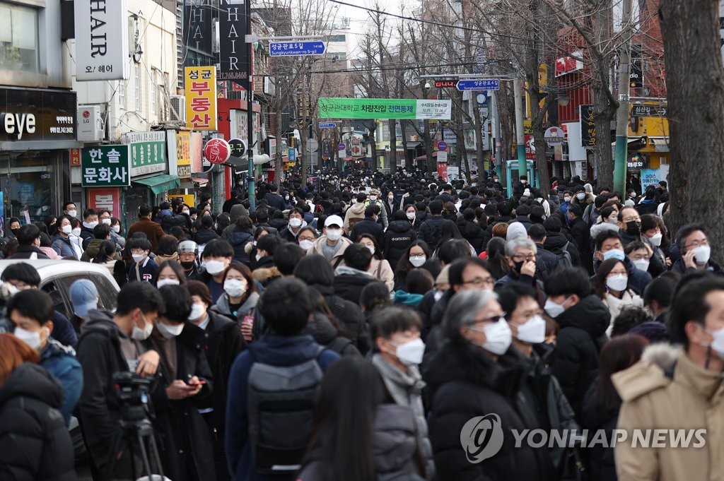 [3보] 신규확진 631명, 하루만에 다시 600명대…수도권 2.5단계 가능성