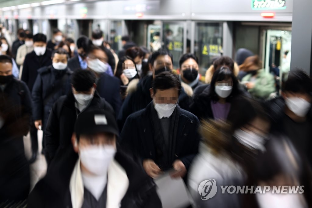 [3보] 코로나19 어제 1천30명 신규확진, 첫 1천명대…역대 최다