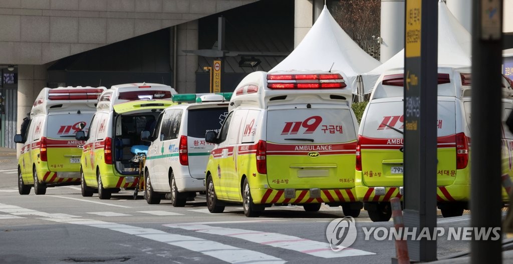 술마시며 카드치는 이태원 홀덤펍 집단감염 비상…일상감염 확산(종합2보)