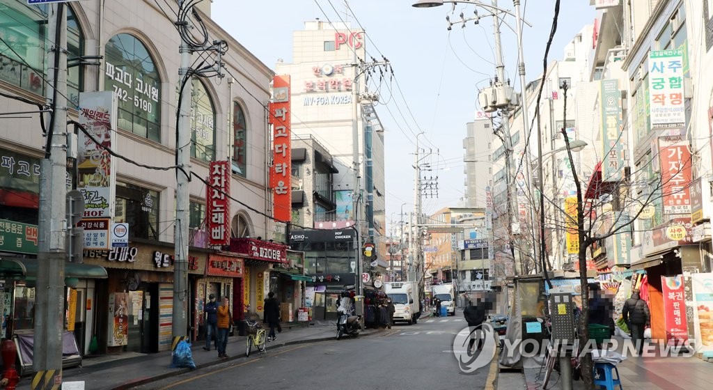 시장·음식점·노래교실·요양원…일상 공간서 감염 지속 확산(종합)