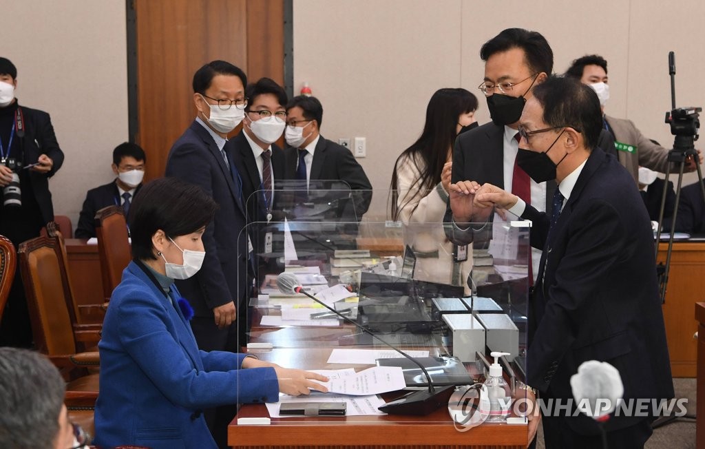 與, 공수처법 등 쟁점법안 속전속결…野 "날치기" 반발(종합2보)