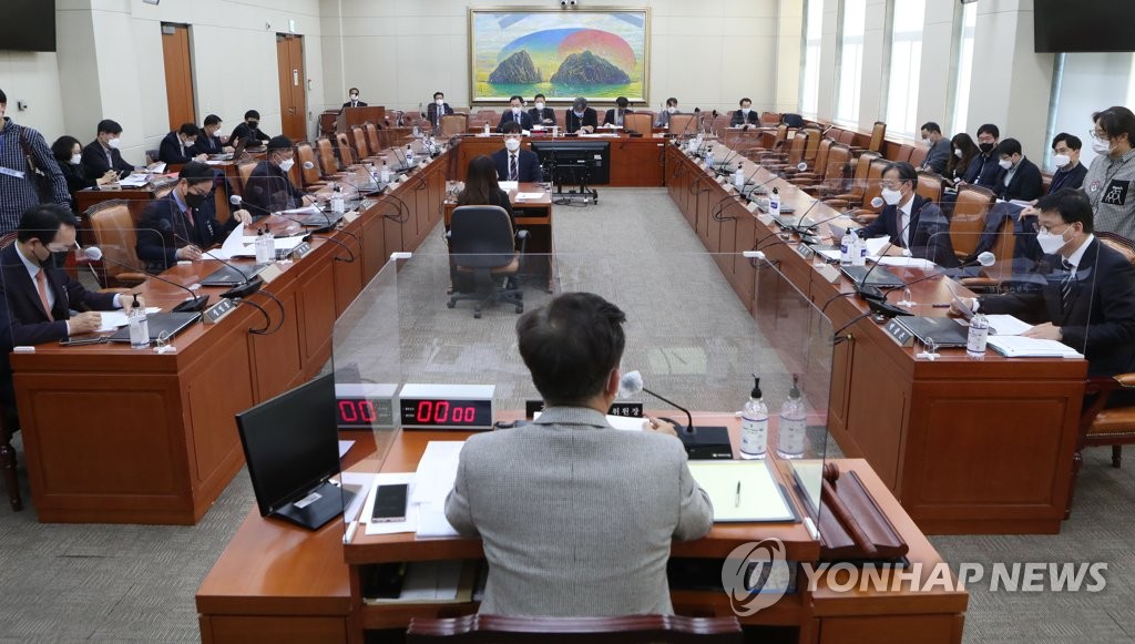 개혁법안 무더기 처리한 巨與…"지지율 하락에 입법 독주"