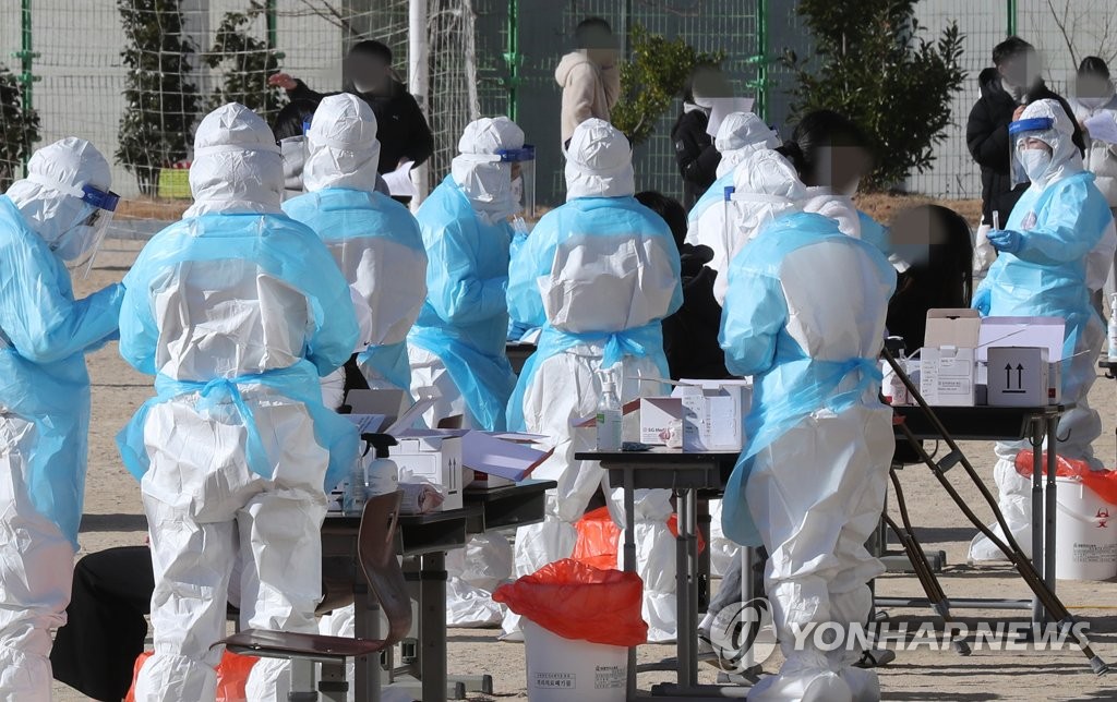 가족 감염 확산 부산 학교 4곳서 5명 확진…학내 접촉은 없어