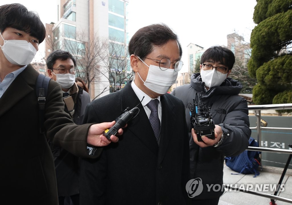 전직 고검장 구속으로 김봉현 '옥중 입장문' 설득력 얻나