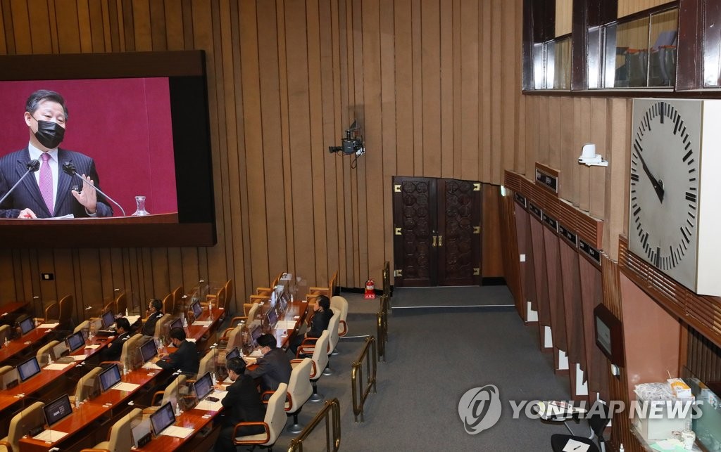 이철규, '국정원법 무제한 토론' 8시간44분만에 종료(종합)