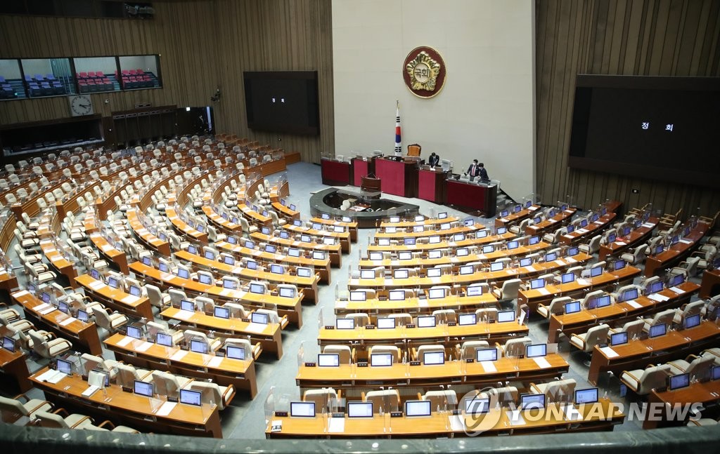 국회, 저녁 8시 필리버스터 재개…"확진자 접촉 의원 음성"