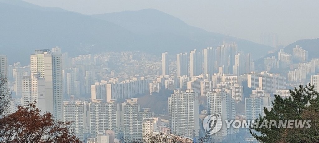 수도권 미세먼지 '나쁨'…낮 동안 부연 하늘