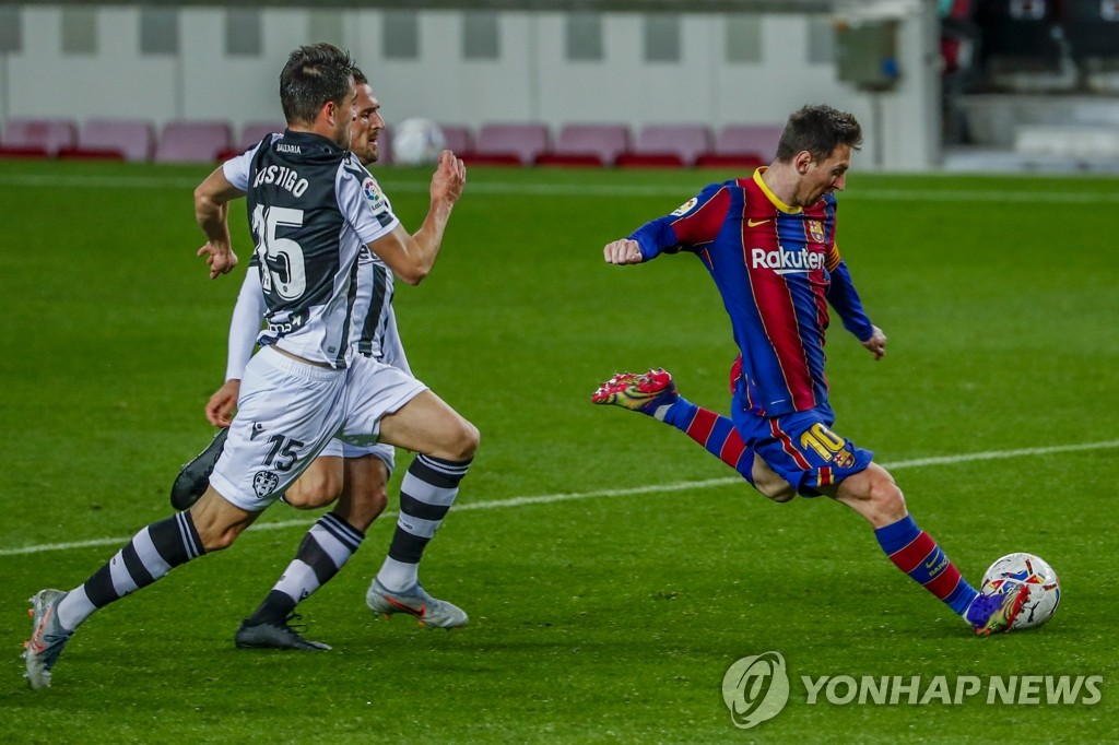 호날두, 유벤투스 100번째 경기서 PK 멀티골…팀은 3-1 승리