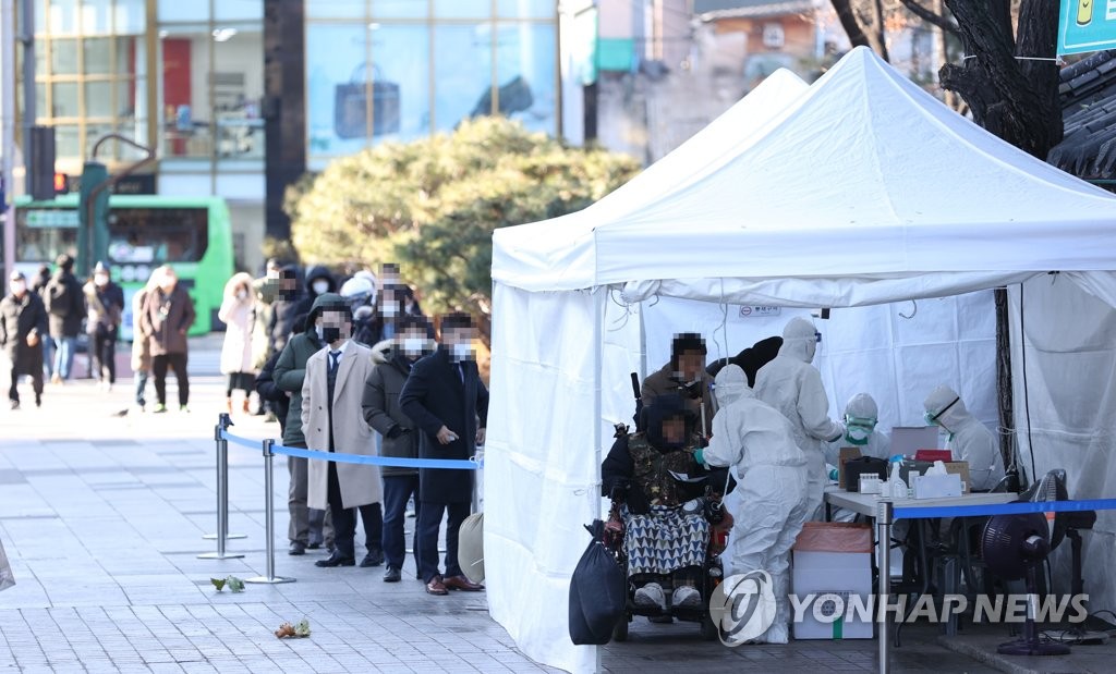 [3보] 신규확진 사흘만에 다시 1천명대,1천78명 역대 최다…3단계 범위