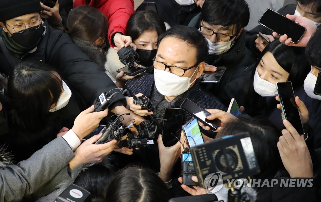 윤석열, 복귀 보름 만에 또 정직…'수사지휘 공백' 우려