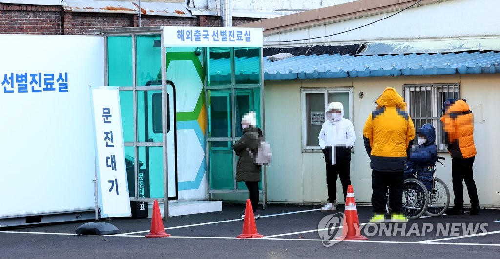 [속보] "확진자 누적으로 사망자 급증…치명률 높은 변종은 아직 없어"