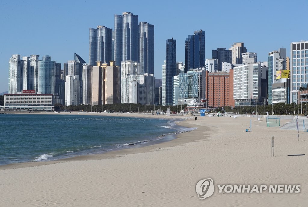 코로나19에 동장군까지…광복로 등 부산 중심가 썰렁