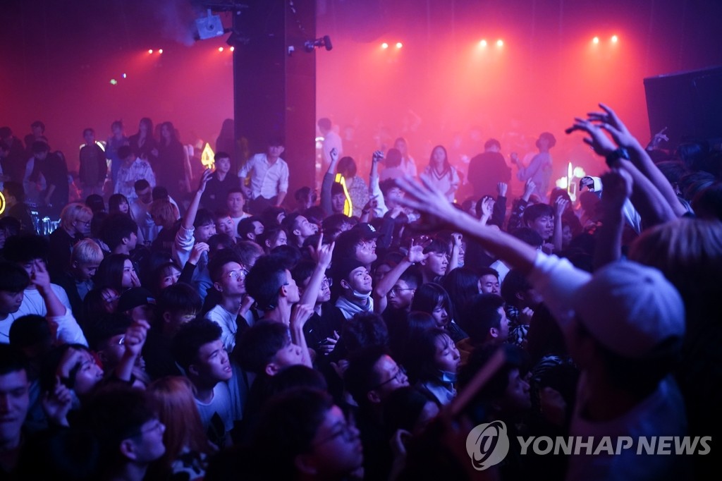 중국 "우리는 안전…변종 코로나 본토서 발견 안돼"