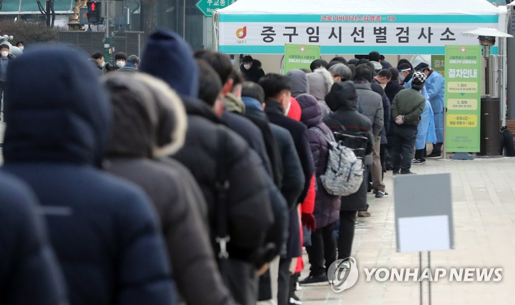 [3보] 신규확진 1천53명, 나흘째 1천명대…사망자-중환자 연일 급증