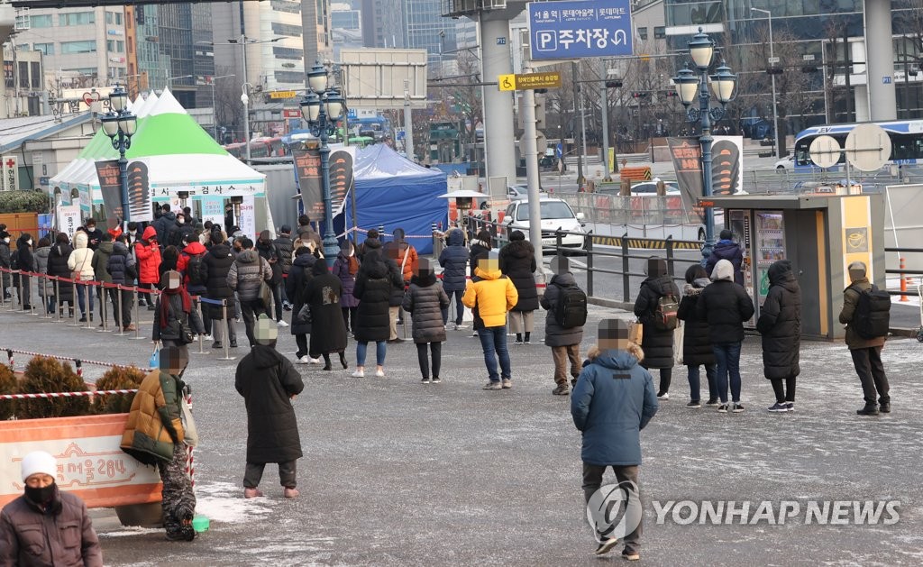 종교시설, 직장, 스키장…곳곳서 감염 불씨 번져가는 코로나19