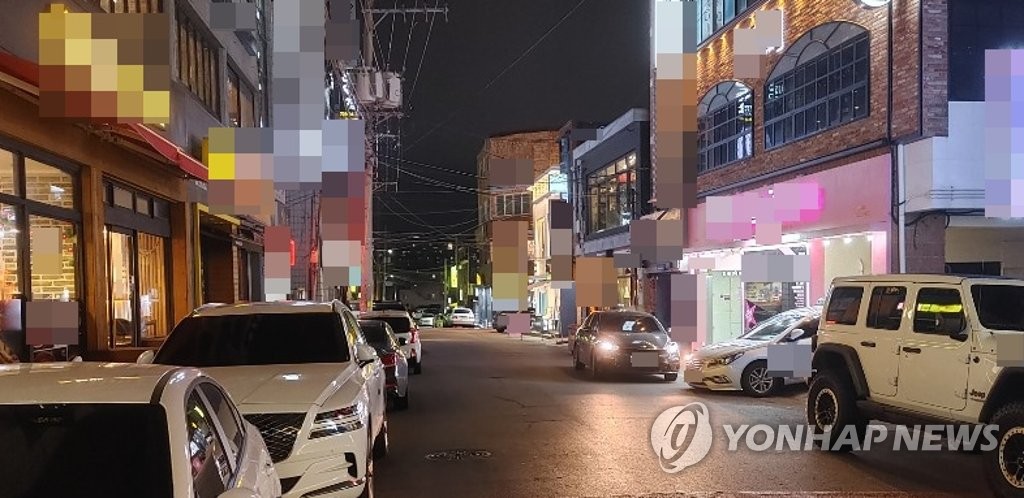 집단감염에 거리두기 격상한 제주 '불금' 사라져