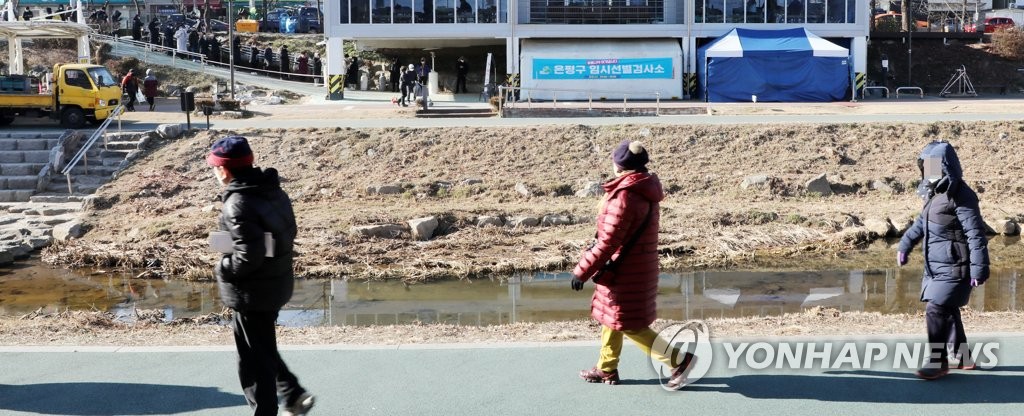 구치소, 골프장, 병원…코로나19 전국 곳곳서 전방위 확산