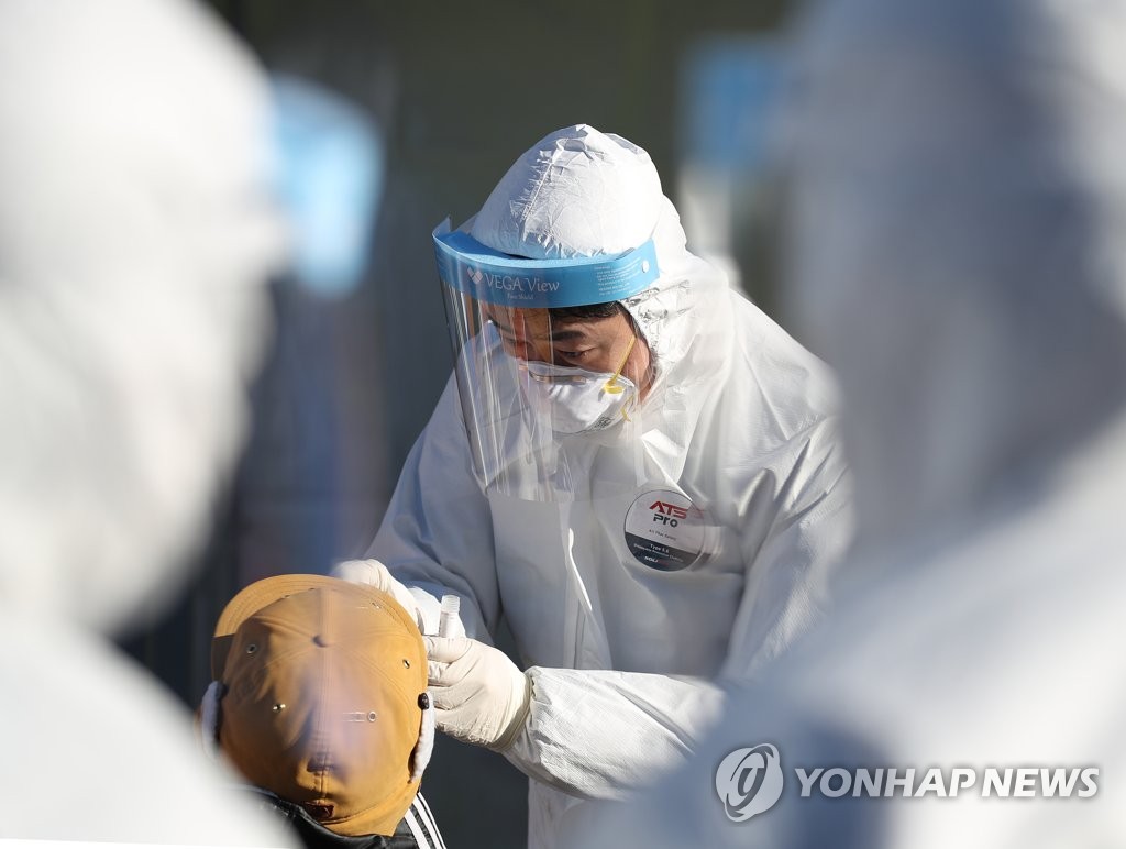 박능후 "대책없는 혼돈상황 아냐,기계적 3단계 주장 설득력없어"