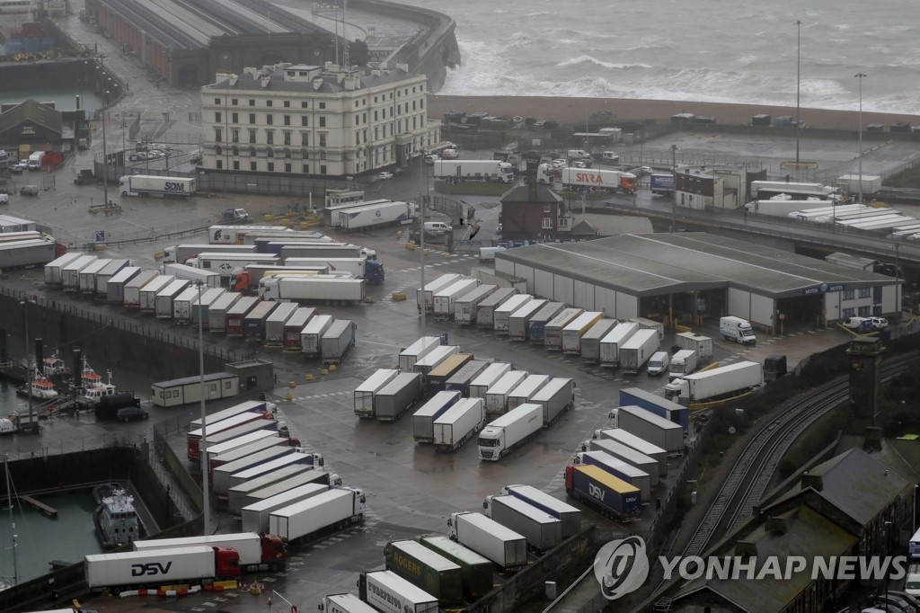 영국, 코로나 신규 확진자 사상 최대…'변종 등장'에 확산일로